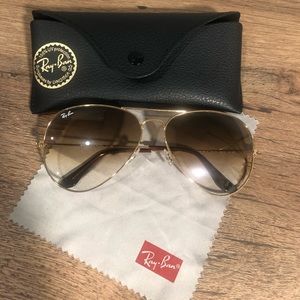 Like brand new:Ray-ban RB3025 Aviator Gradient (Gold/light brown)🛫🛫 62-14-140